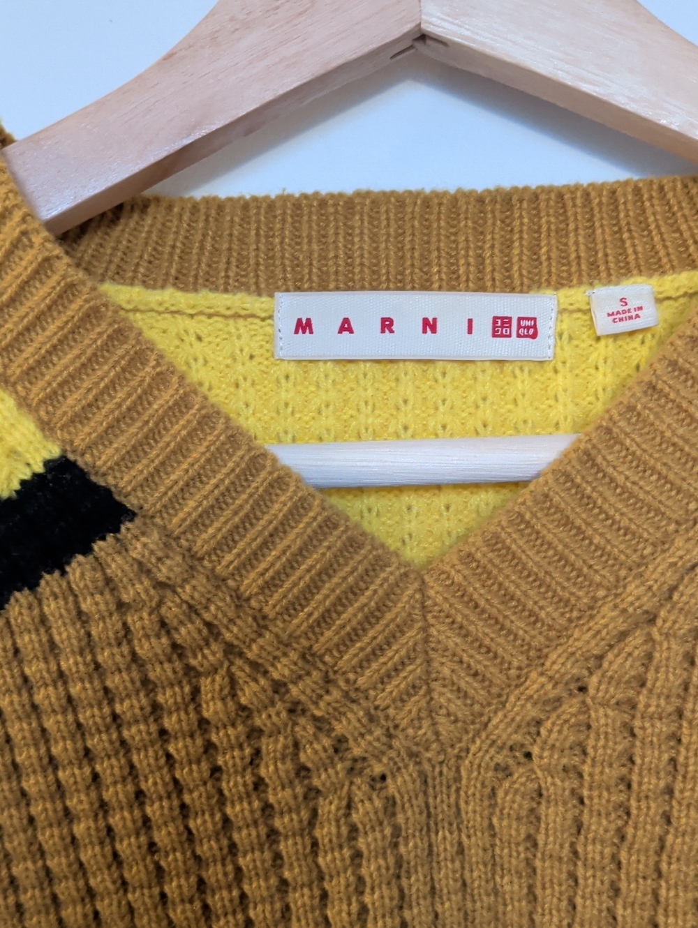 Uniqlo x Marni Popcorn Knit V-Neck Sweater, Mustard/Brown Colorblock - Picture 3 of 4